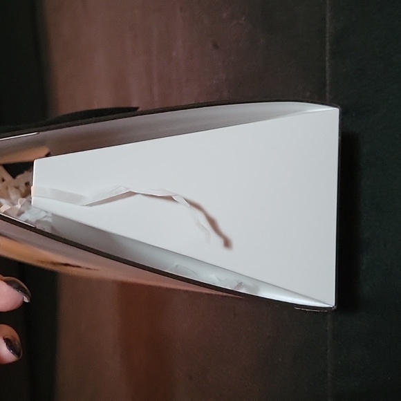 Chanel - Picture 2 of 5